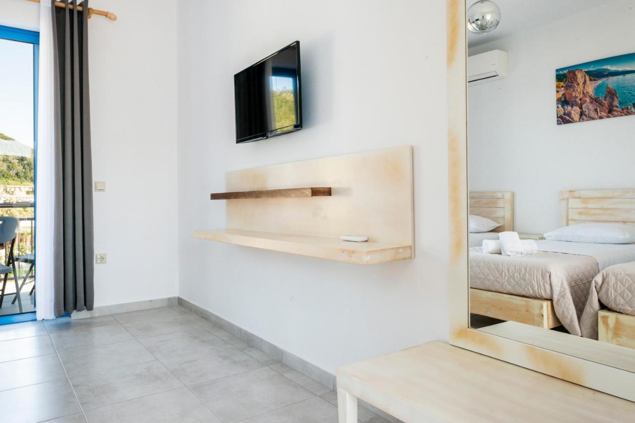 Blue Horizon Hotel Himare Ngoại thất bức ảnh